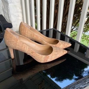 DVF cork pumps